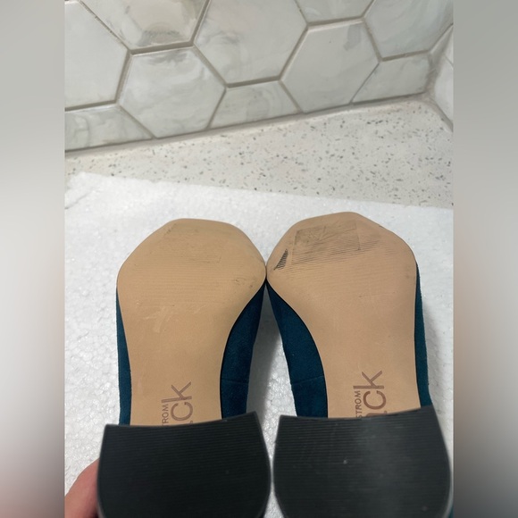 Nordstrom Teal Square Toe Velvet Pump No Size Listed Maybe Size 6? Block Heel - Picture 5 of 6
